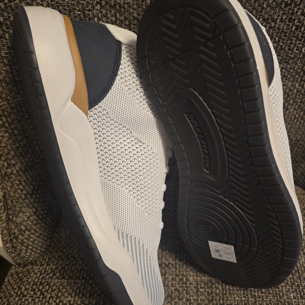 NEW Mens 9.5 Sketchers Streetwear Memory Foam Shoes - Picture 4 of 6